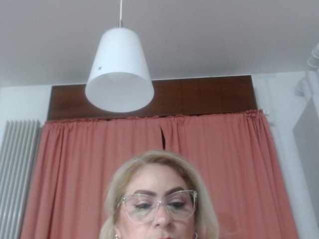 Elena-xx live cam preview