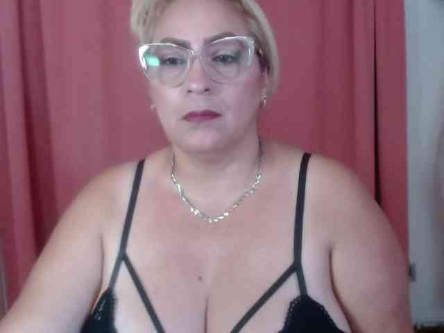 Elena-xx Live Webcam on BongaCams
