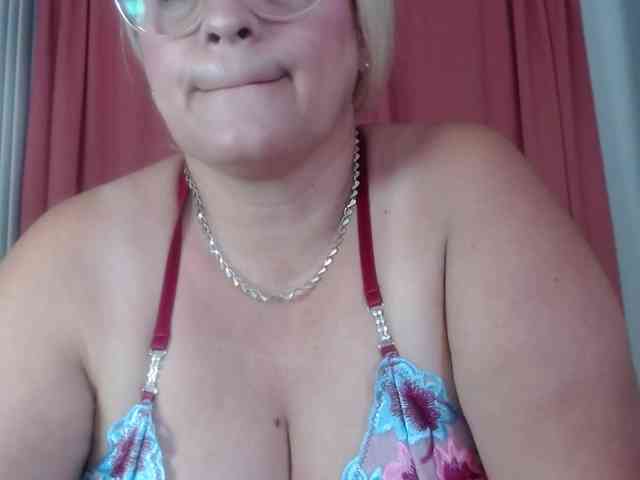 Elena-xx Live Webcam on BongaCams