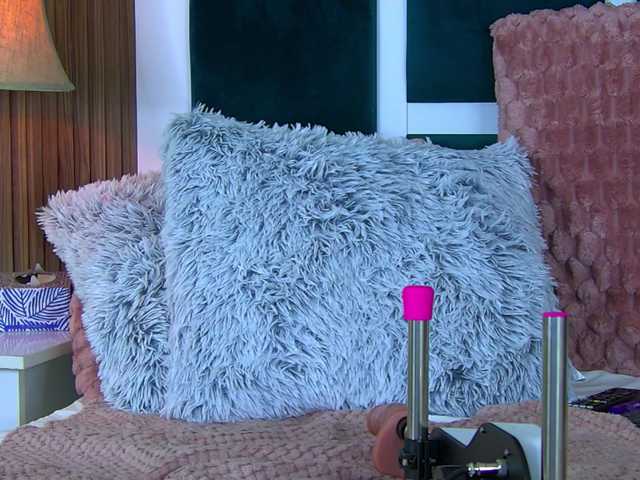 OliviaRoss live cam on BongaCams
