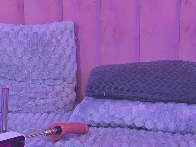 OliviaRoss webcam