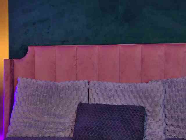 OliviaRoss webcam