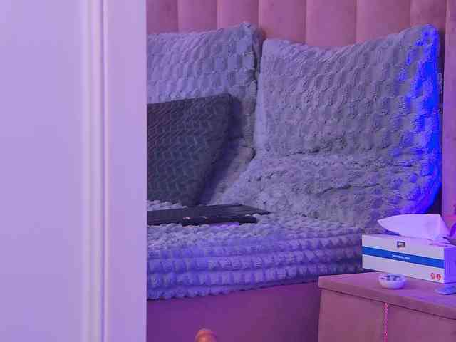 OliviaRoss webcam