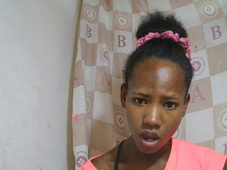 Sexy-Sarah's Live Webcam