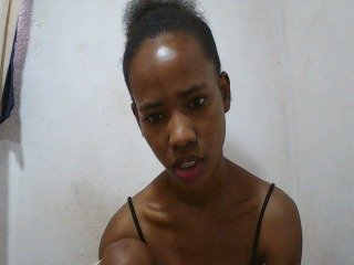 Sexy-Sarah's Live Webcam
