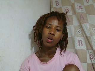 Sexy-Sarah's Live Webcam