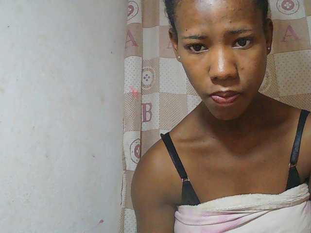 Sexy-Sarah live cam on BongaCams