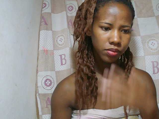 Sexy-Sarah live cam on BongaCams