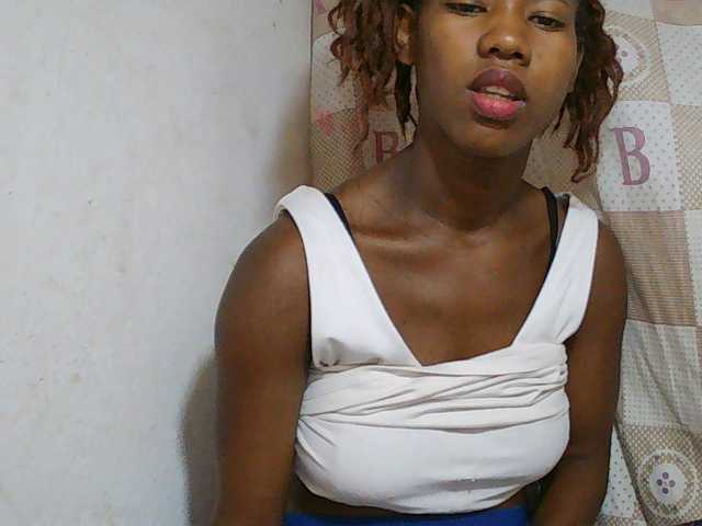 Sexy-Sarah live cam on BongaCams
