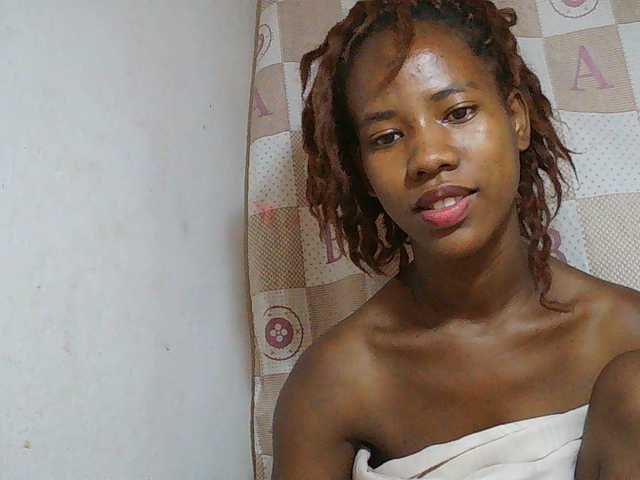 Sexy-Sarah live cam on BongaCams
