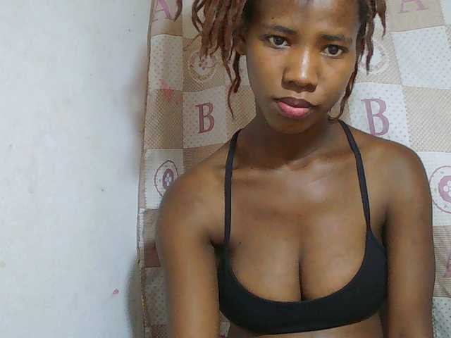 Sexy-Sarah live cam on BongaCams