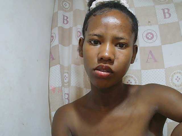 Sexy-Sarah live cam on BongaCams