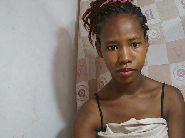 Sexy-Sarah live cam on BongaCams