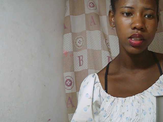 Sexy-Sarah live cam on BongaCams