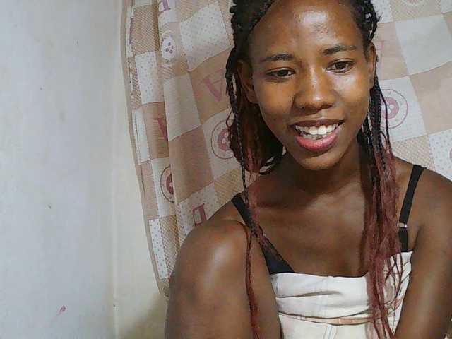 Sexy-Sarah live cam on BongaCams
