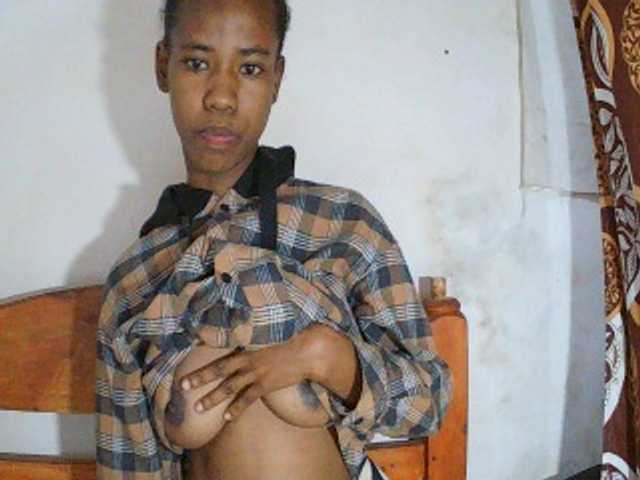 Sexy-Sarah live cam on BongaCams