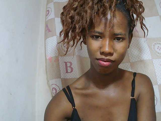 Sexy-Sarah live cam on BongaCams