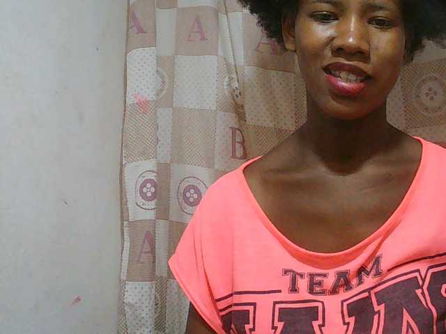 Sexy-Sarah live cam on BongaCams