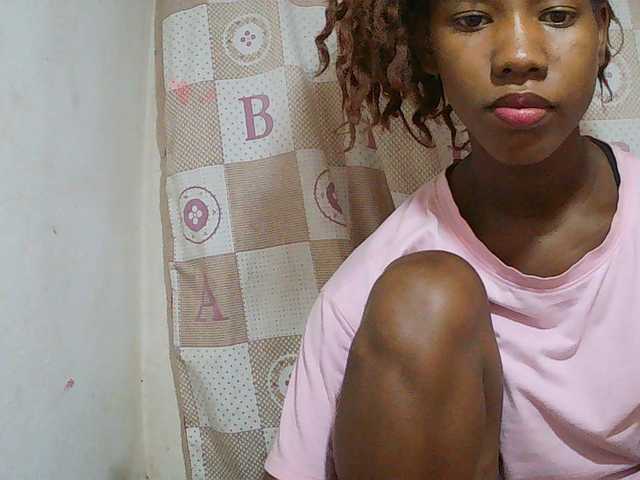 Sexy-Sarah live cam on BongaCams