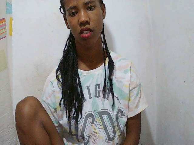 sexy-sarah's BongaCams show and profile