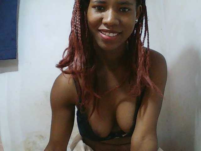 Sexy-Sarah live cam on BongaCams