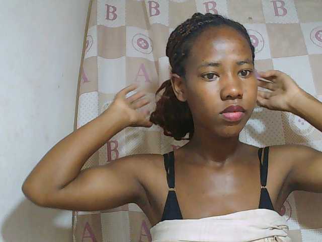 Sexy-Sarah live cam on BongaCams
