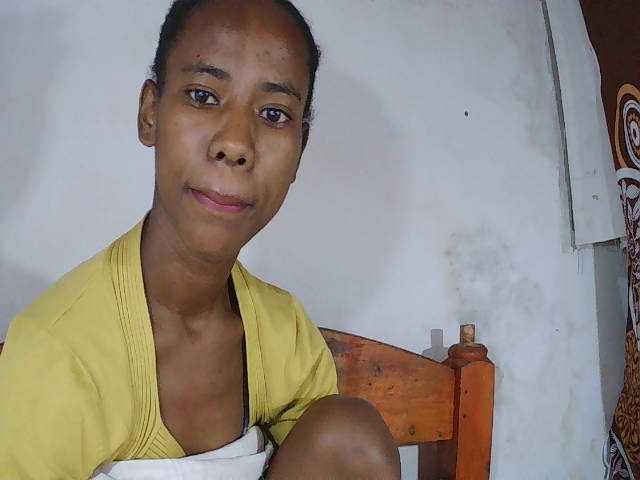 Sexy-Sarah live cam on BongaCams