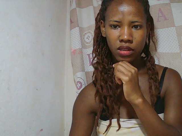 Sexy-Sarah live cam on BongaCams