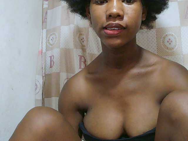 Sexy-Sarah live cam on BongaCams