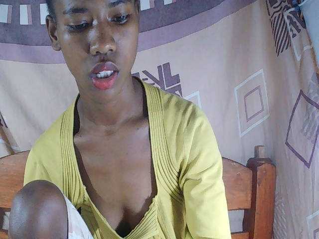 Sexy-Sarah live cam on BongaCams