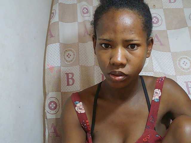 Sexy-Sarah live cam on BongaCams