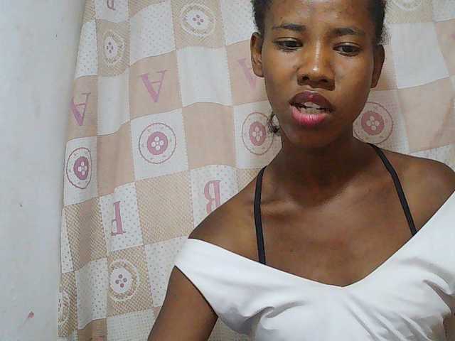 Sexy-Sarah live cam on BongaCams