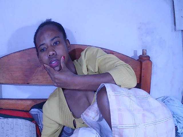 Sexy-Sarah live cam on BongaCams