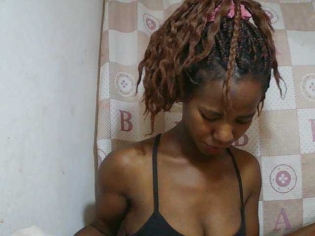 Sexy-Sarah live cam on BongaCams