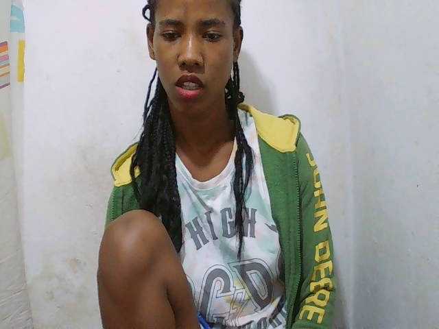 sexy-sarah's BongaCams show and profile