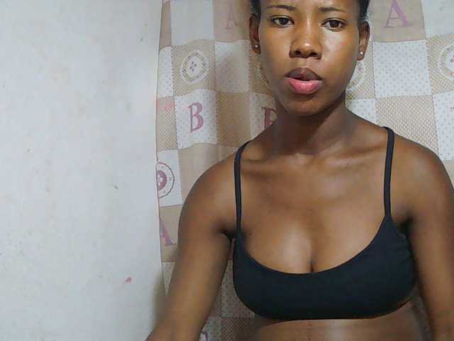 Sexy-Sarah live cam on BongaCams