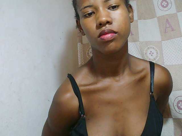 Sexy-Sarah live cam on BongaCams