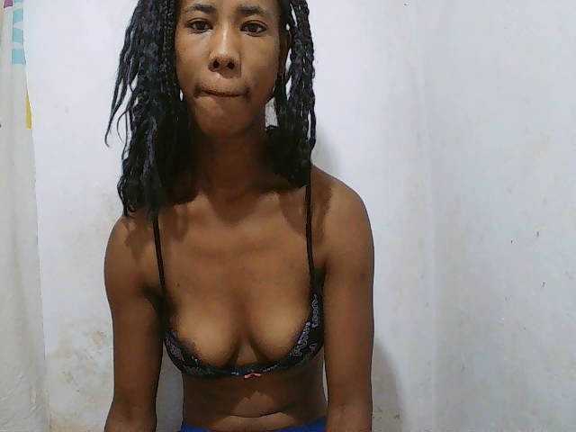 sexy-sarah's BongaCams show and profile