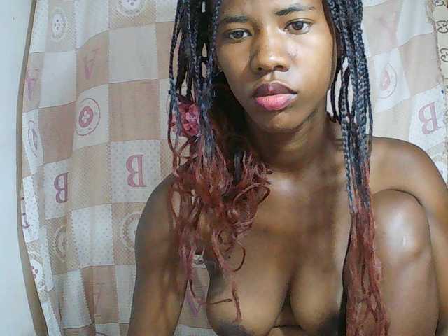 Sexy-Sarah live cam on BongaCams