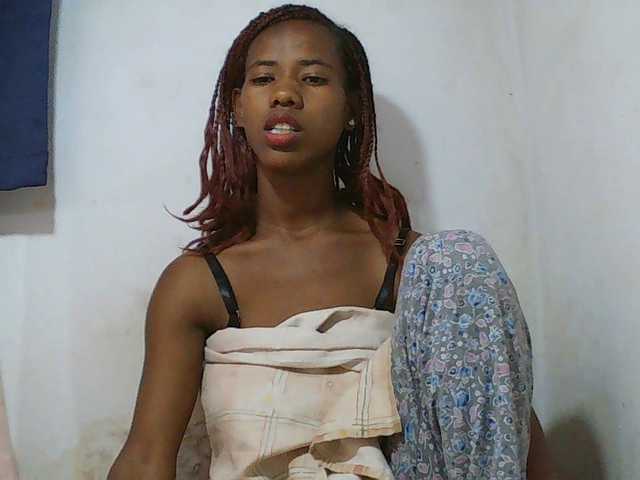 Sexy-Sarah live cam on BongaCams