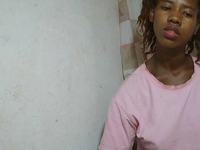 Sexy-Sarah live cam on BongaCams