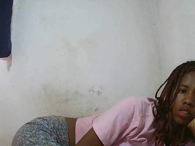 Sexy-Sarah live cam on BongaCams