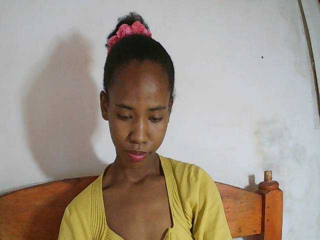 Sexy-Sarah live cam on BongaCams