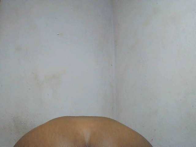 sexy-sarah's BongaCams show and profile