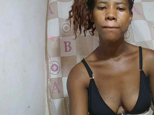 Sexy-Sarah live cam on BongaCams