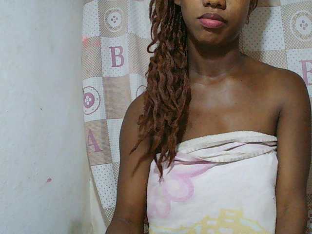 Sexy-Sarah live cam on BongaCams