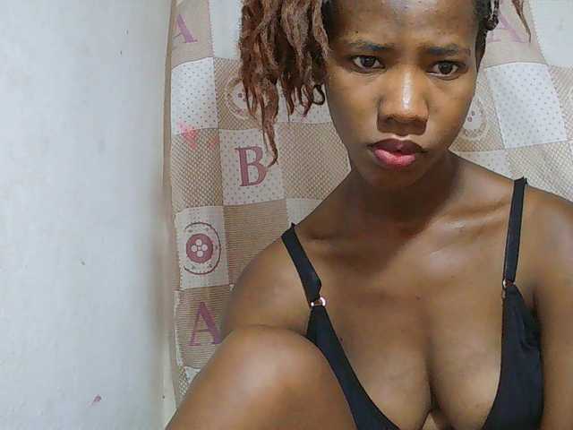 Sexy-Sarah live cam on BongaCams
