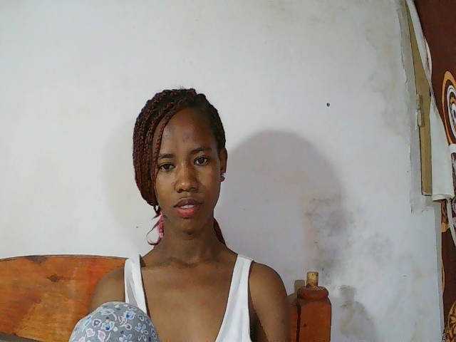 Sexy-Sarah live cam on BongaCams