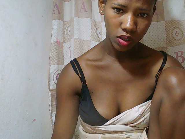 Sexy-Sarah live cam on BongaCams