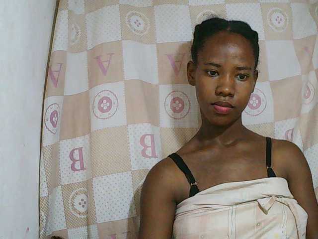 Sexy-Sarah live cam on BongaCams